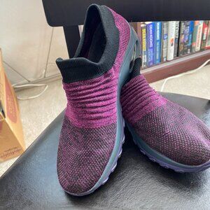 Women's Sz 9 Orthopedic Platform Slip on Sneakers Mesh Maroon/Black comfortable